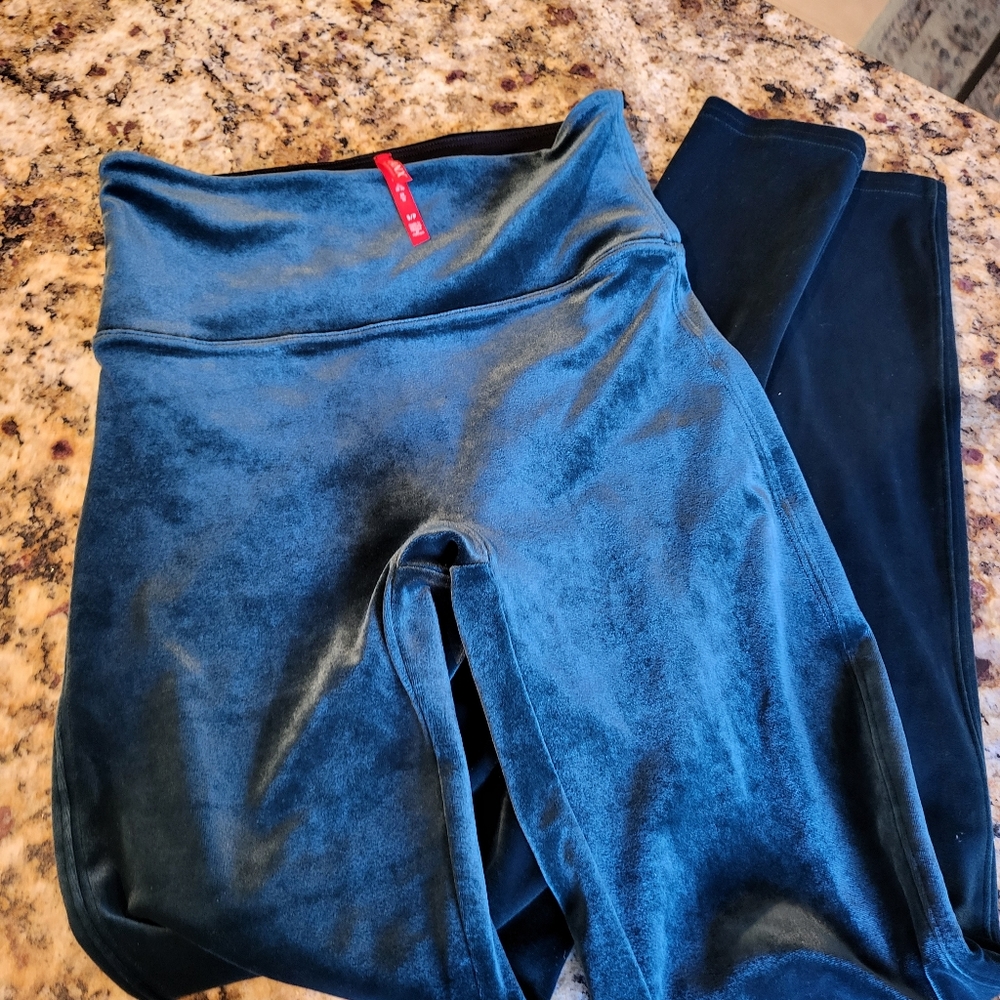 GREEN velvet Spanx leggings